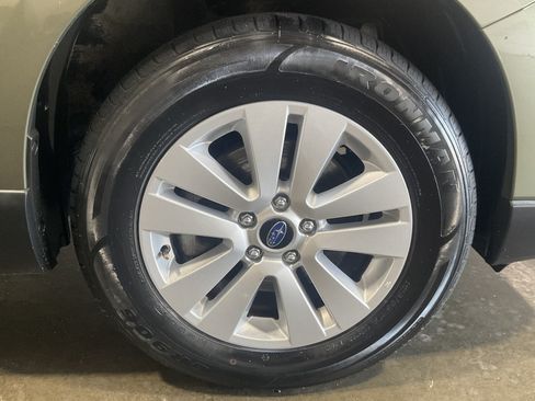 Used 2018 Subaru Outback 2.5i Premium AWD/4WD image 11