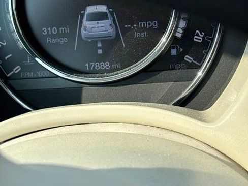 Used 2017 FIAT 500 Pop FWD image 4