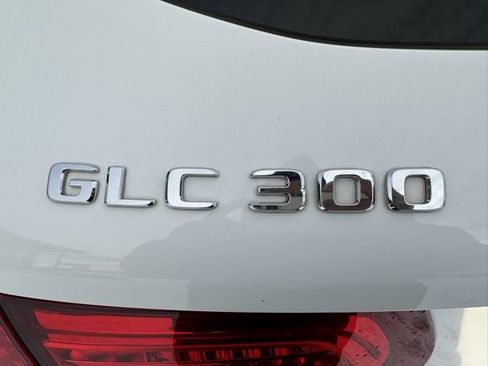 Used 2018 Mercedes-Benz GLC 300 4MATIC image 8