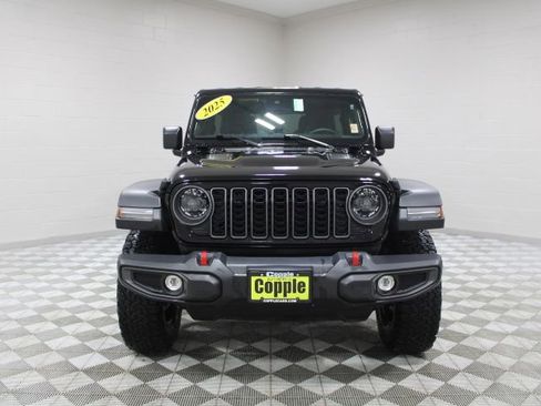 Used 2025 Jeep Wrangler Unlimited Rubicon image 7