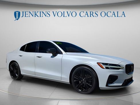 Used 2024 Volvo S60 B5 Plus w/ Climate Package FWD image 2