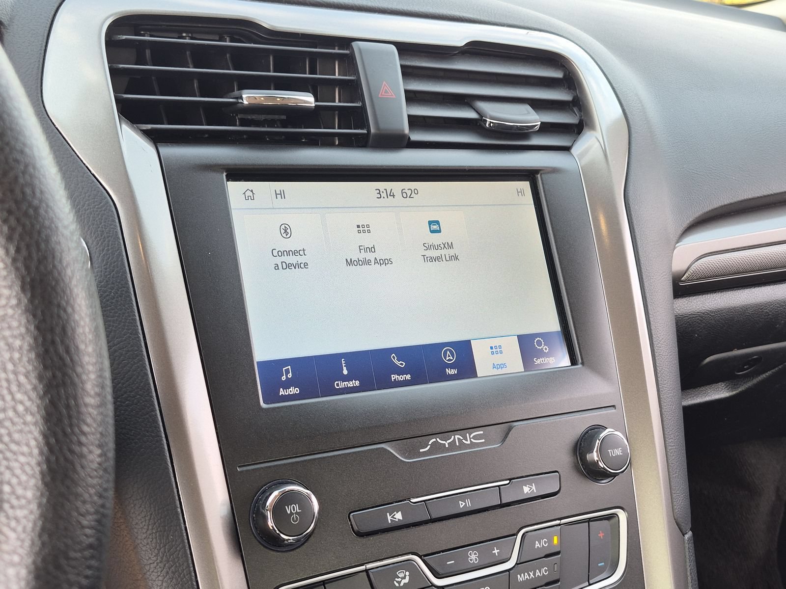 Used 2020 Ford Fusion SE FWD image 26