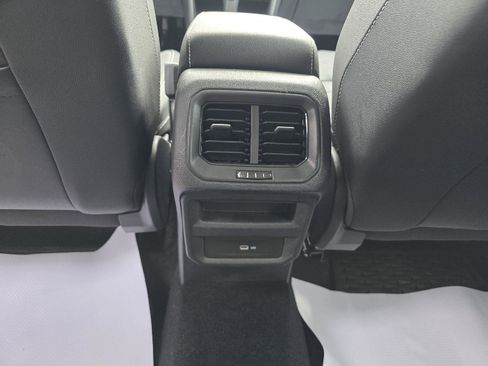 Used 2022 Volkswagen Taos SEL image 23