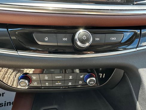 Used 2018 Buick Enclave Avenir image 11