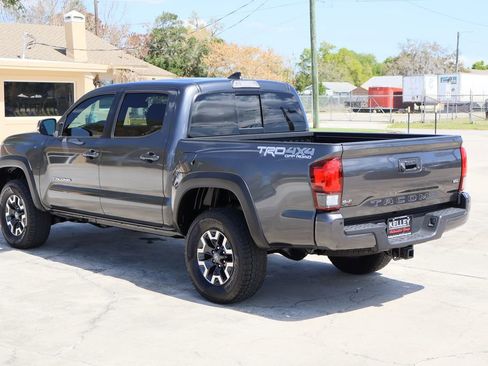 Used 2019 Toyota Tacoma TRD Off-Road w/ Technology Package image 6