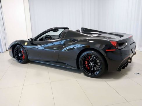 Used 2019 Ferrari 488 Spider RWD image 3