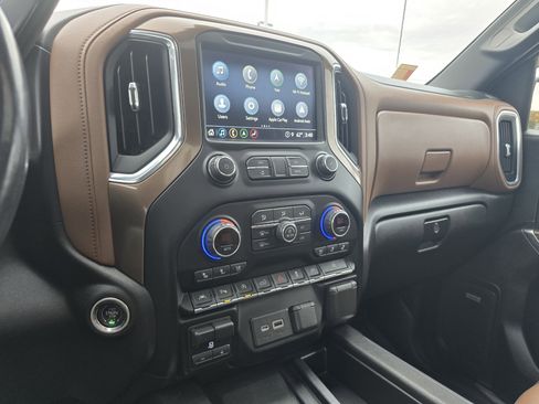 Used 2021 Chevrolet Silverado 1500 High Country w/ Technology Package image 26