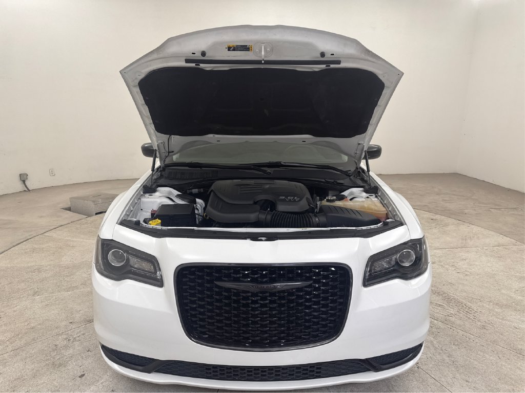 Used 2023 Chrysler 300 Touring w/ Sport Appearance Package RWD image 14