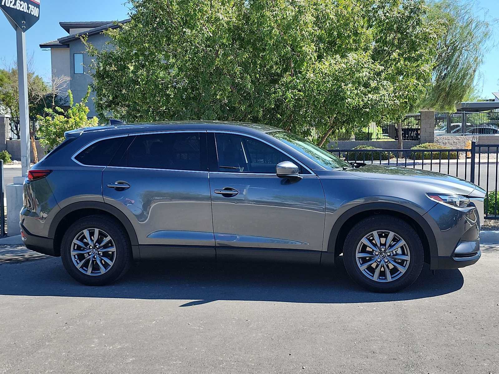 Used 2020 MAZDA CX-9 Touring w/ Touring Premium Package FWD image 9