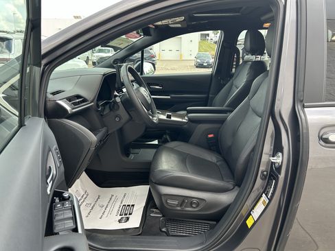 Certified 2025 Toyota Sienna Platinum AWD/4WD image 14