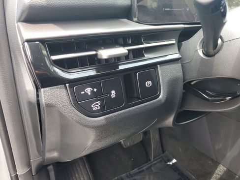 Used 2026 Kia Sportage EX FWD image 24
