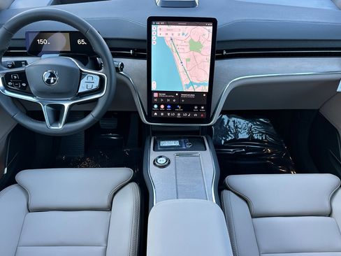 New 2025 Volvo EX90 Plus image 11