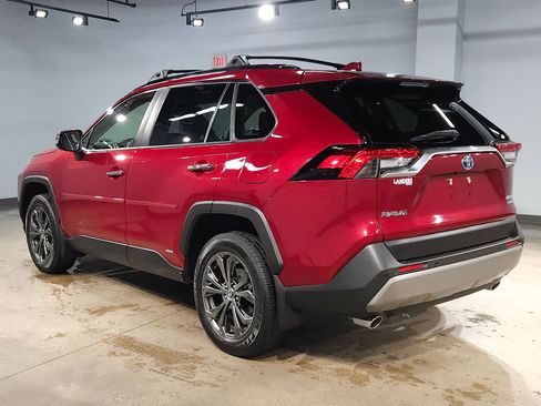 Certified 2024 Toyota RAV4 Limited w/ Advanced Technology Package AWD/4WD image 5