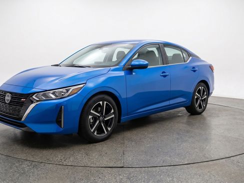 Used 2025 Nissan Sentra SV FWD image 3