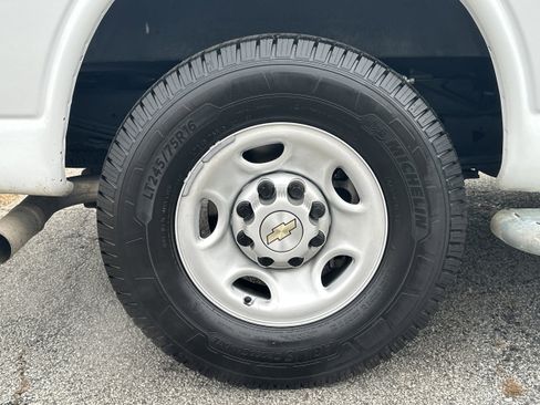Used 2024 Chevrolet Express 2500 w/ Driver Convenience Package image 16