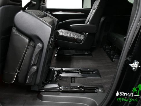 Used 2026 Cadillac Escalade ESV V w/ LPO, ONYX Package AWD/4WD image 64