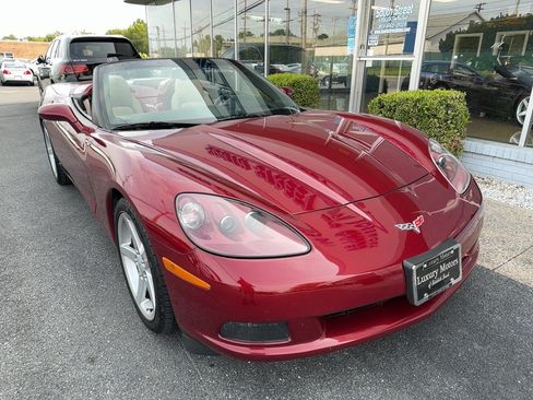 Used 2006 Chevrolet Corvette Convertible w/ Preferred Equipment Group RWD image 2