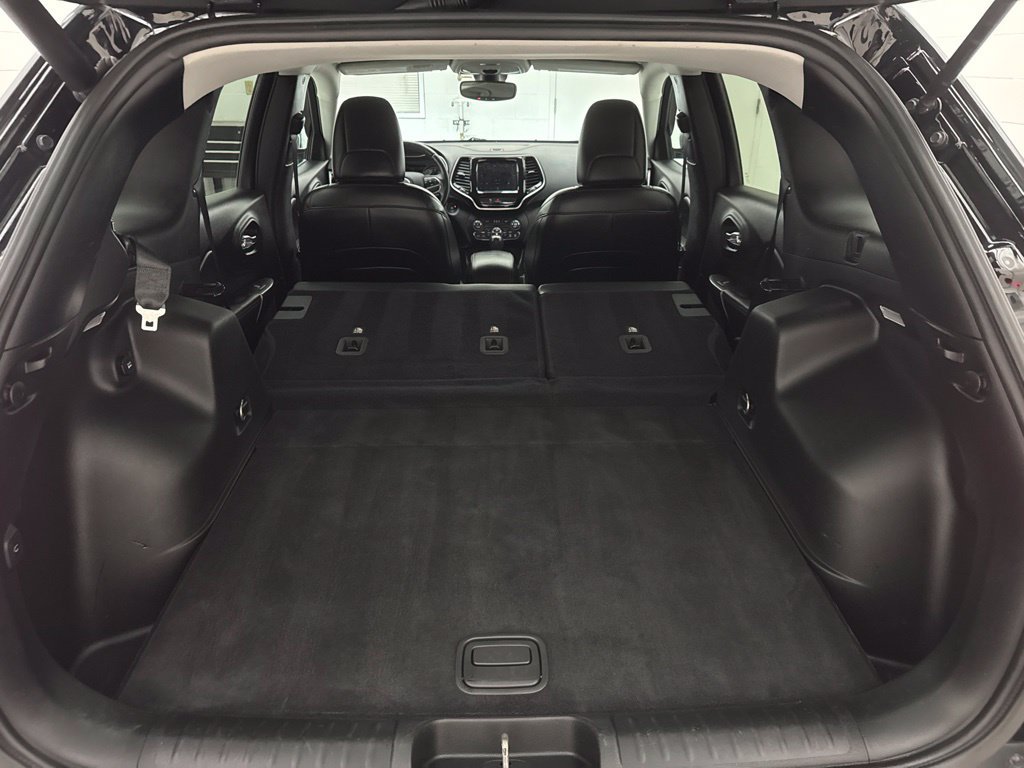 Used 2019 Jeep Cherokee Limited AWD/4WD image 7