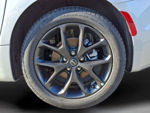 New 2026 Chrysler Pacifica Select w/ S Appearance Package image 5