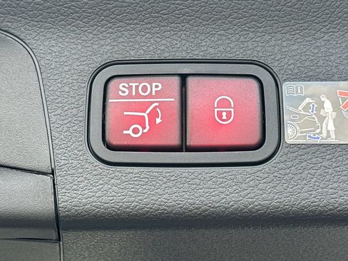 New 2026 Mercedes-Benz GLS 580 4MATIC image 21