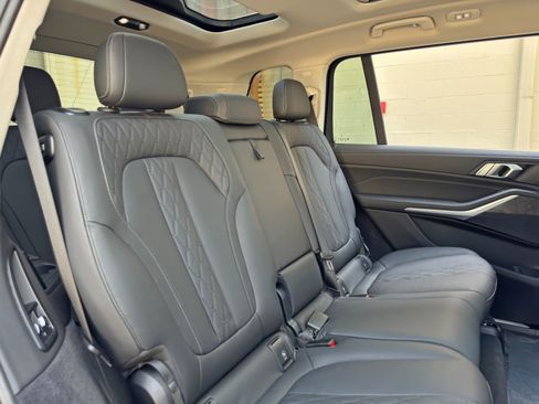 Used 2024 BMW X7 xDrive40i AWD/4WD image 43