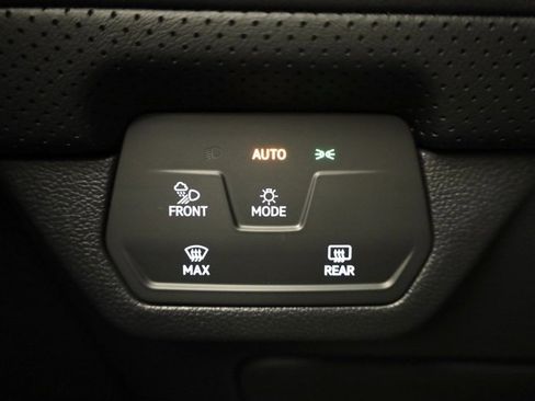 New 2026 Volkswagen Atlas SE image 28