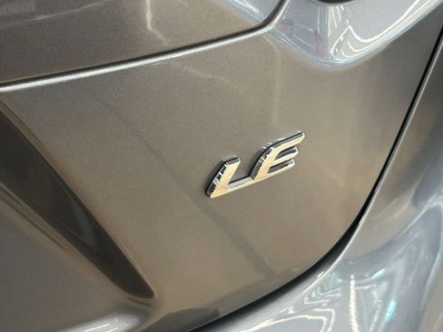 Used 2022 Toyota Corolla LE w/ Carpet Mat Package (TMS) FWD image 22