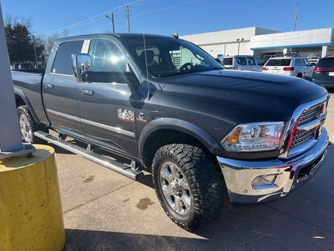 Used 2018 RAM 2500 Laramie image 2