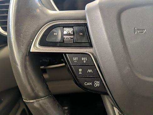 Used 2020 Lincoln Nautilus Reserve image 16