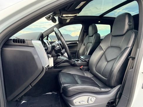 Used 2016 Porsche Cayenne AWD/4WD image 10