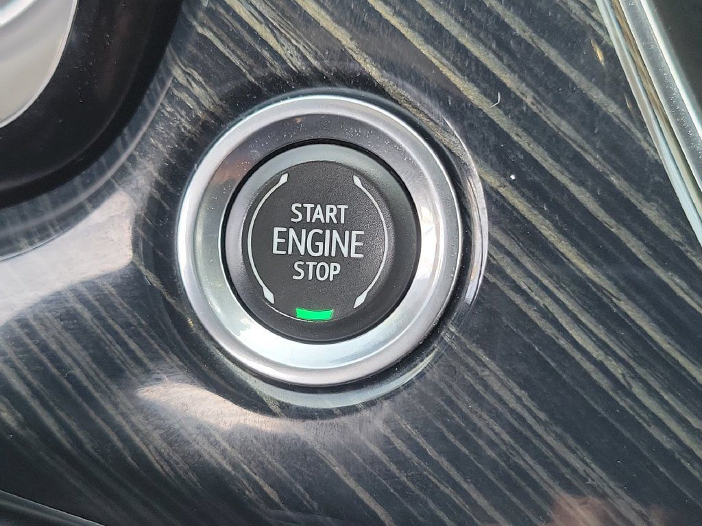 Certified 2023 Cadillac XT6 Premium Luxury FWD image 16