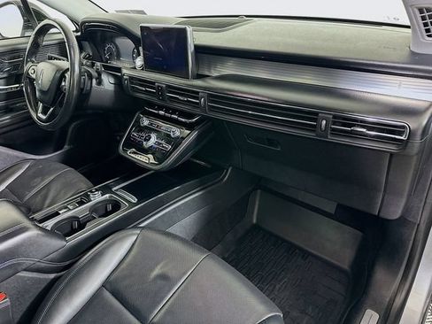 Used 2022 Lincoln Corsair AWD w/ Premium Package image 38