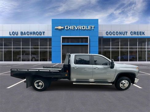 Used 2024 Chevrolet Silverado 3500 LT w/ Convenience Package image 9