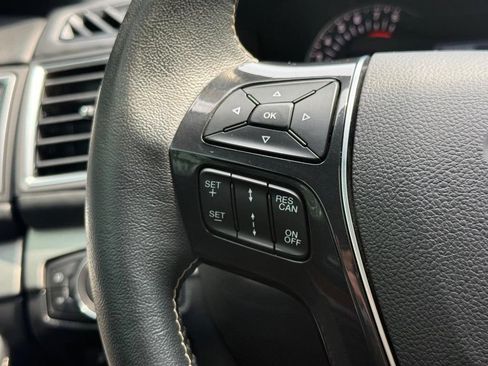 Used 2018 Ford Explorer Platinum AWD/4WD image 19