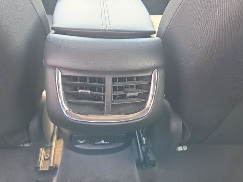 Used 2018 Chevrolet Malibu LT FWD image 19
