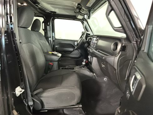 Used 2023 Jeep Wrangler Unlimited w/ Cold Weather Group AWD/4WD image 32