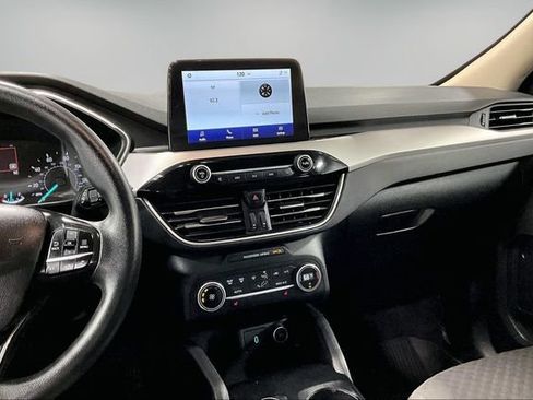 Used 2020 Ford Escape SE image 10