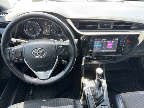 Used 2019 Toyota Corolla SE w/ SE Premium Package FWD image 18