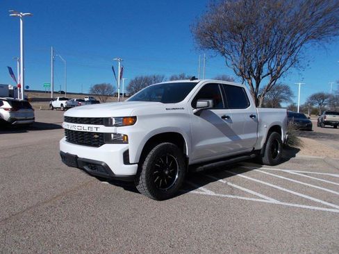 Used 2022 Chevrolet Silverado 1500 Custom image 2