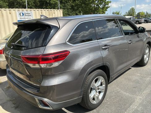 Used 2018 Toyota Highlander Limited FWD image 9