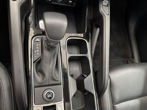 Used 2025 Kia Telluride S image 11