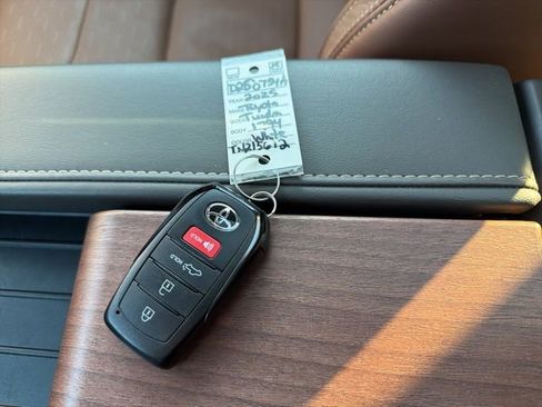 Used 2025 Toyota Tundra 1794 Edition image 28