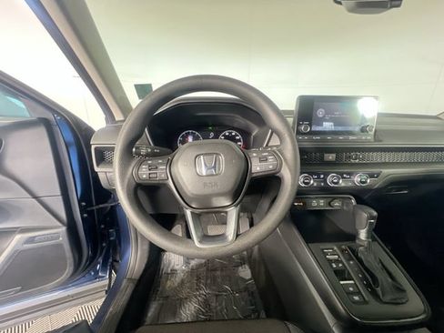 Used 2025 Honda CR-V EX image 14