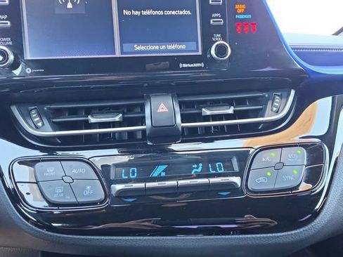 Used 2021 Toyota C-HR XLE FWD image 4