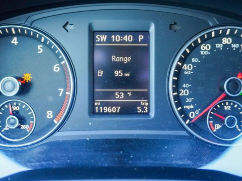 Used 2013 Volkswagen Passat 2.5 SE image 38