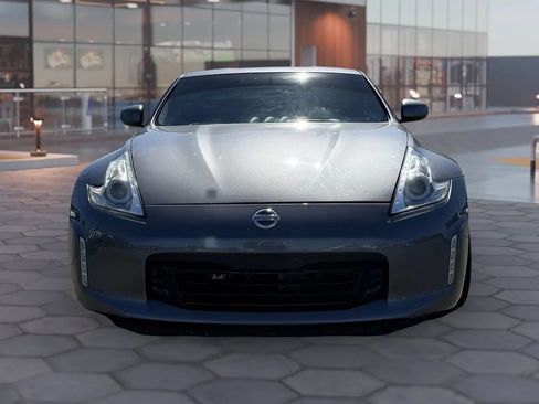 Used 2014 Nissan 370Z Coupe RWD image 2