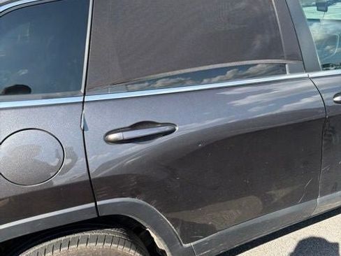 Used 2015 Jeep Cherokee Limited AWD/4WD image 17