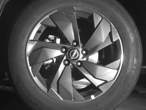 Used 2025 Nissan Rogue SV FWD image 12