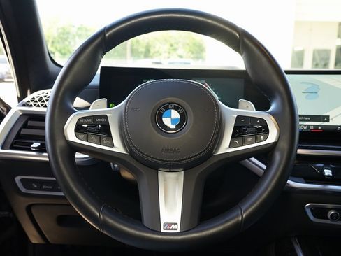 Used 2024 BMW X7 xDrive40i w/ M Sport Package image 12