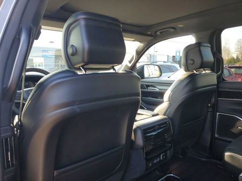 Used 2024 Jeep Wagoneer Series II w/ Premium Group I image 13